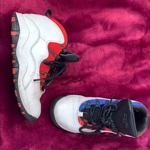 Boys Jordan’s size 1.5